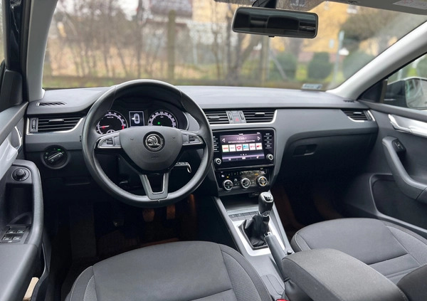 Skoda Octavia cena 39900 przebieg: 357129, rok produkcji 2019 z Rumia małe 254